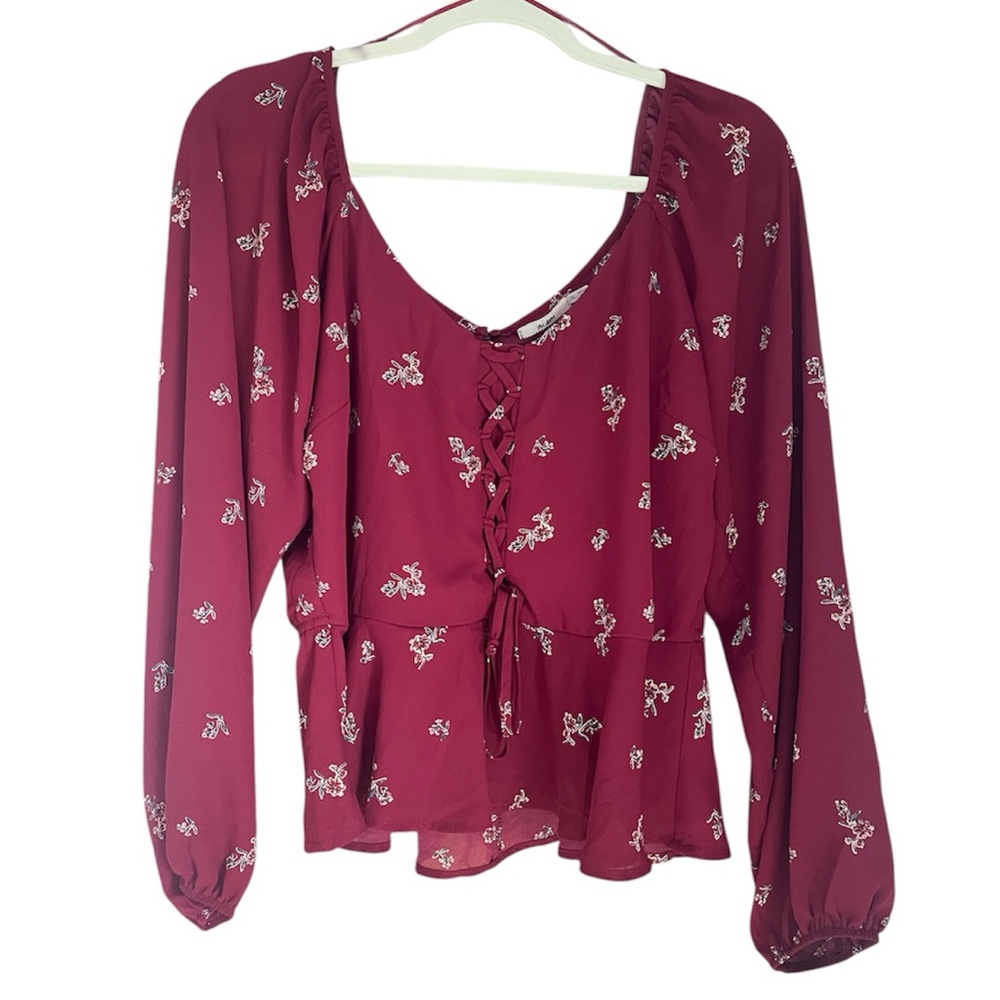 Francesca’s Women’s Floral Lace-Up Peplum Blouse